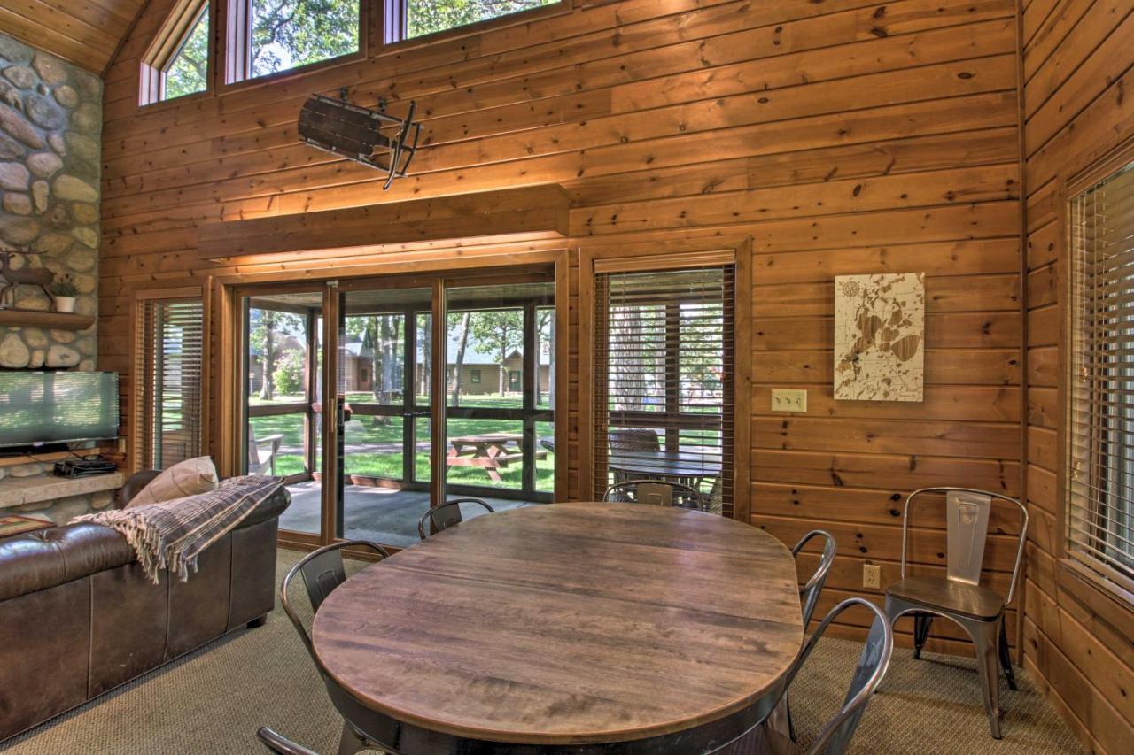 Alluring Nisswa Cabin On Gull Lake With Fireplace! Екстер'єр фото