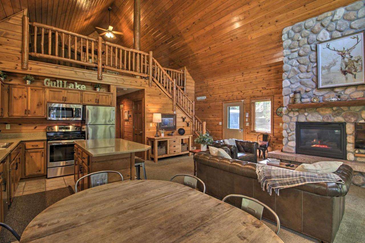 Alluring Nisswa Cabin On Gull Lake With Fireplace! Екстер'єр фото